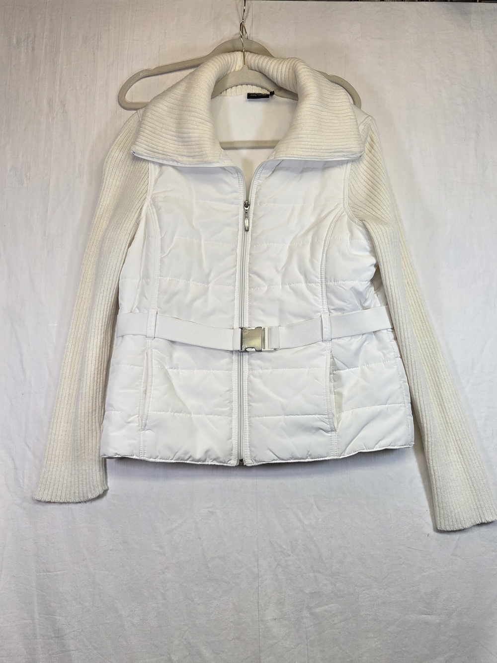 Daisy Fuentes Sport Large White Belted Quilted Jacket Knit Sleeves #0412